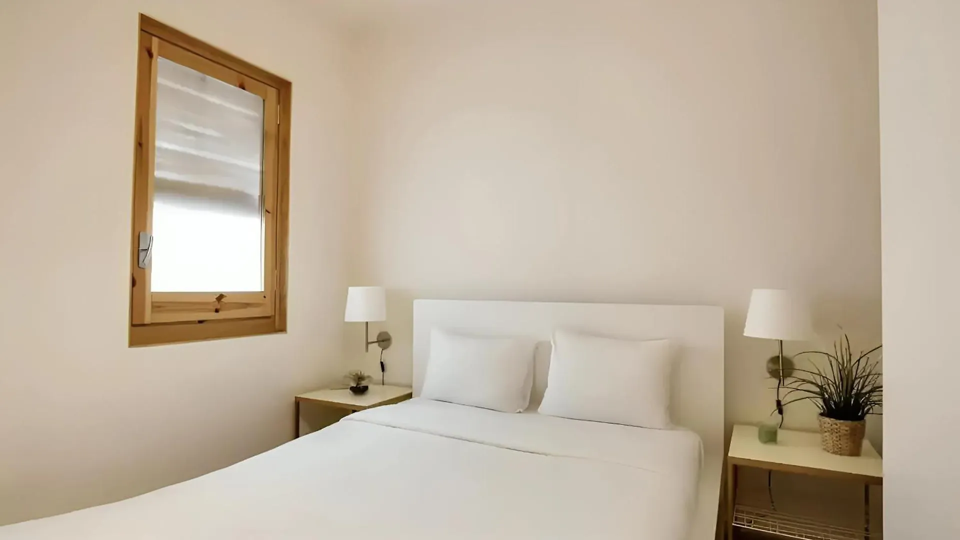 Апартаменты Urban Flats Park Guell Барселона 0*,  Испания